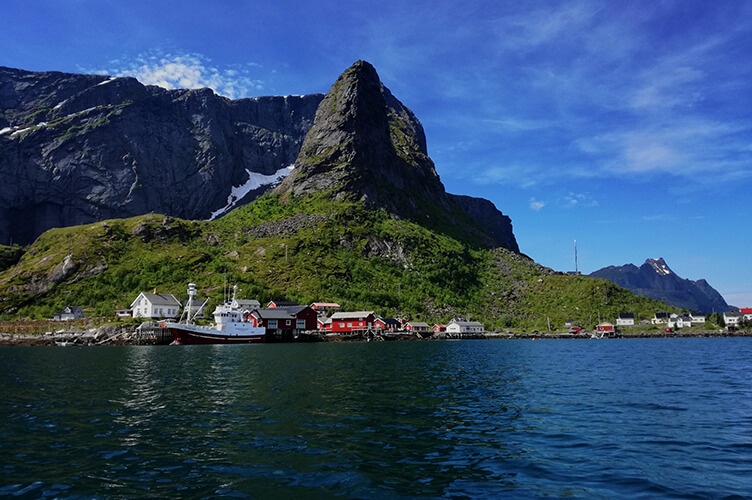 Geführte Kajak- und Wandertour für Familien auf den Lofoten
