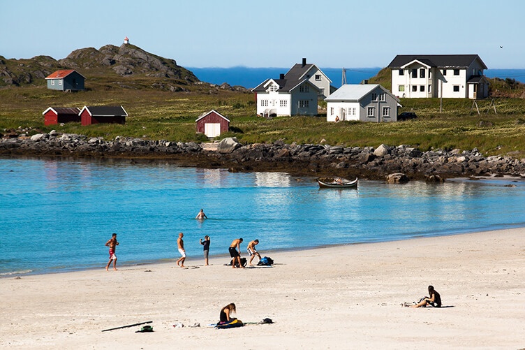 Geführte Kajak- und Wandertour für Familien auf den Lofoten