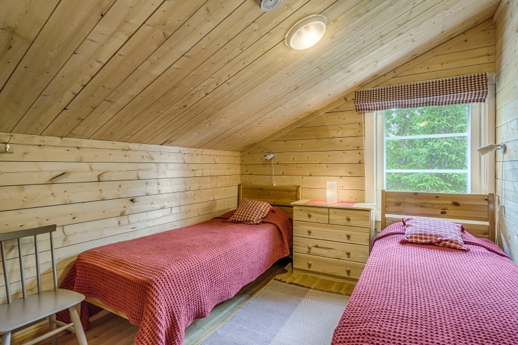 Winterurlaub in Finnland mit der ganzen Familie mit Hundeschlittentour - bei Fjordkind-Reisen buchen