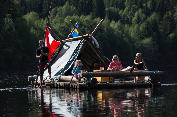 Floßfahrt in Schweden - Abenteuerurlaub für die ganze Familie