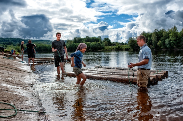 Floßfahrt in Schweden - Abenteuerurlaub für die ganze Familie