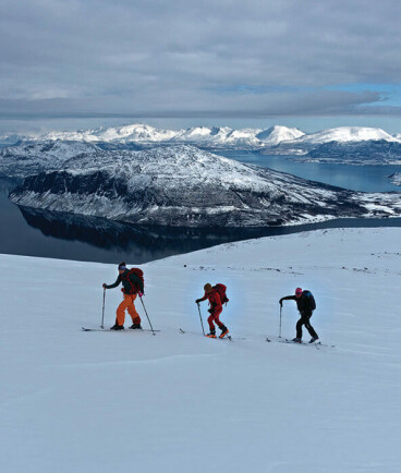 Zwischen Fjord & Fjell: Skiurlaub in Nordnorwegen
