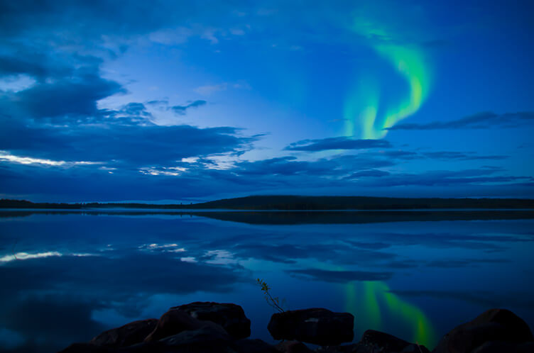 Arktische Wildnis in Schwedisch Lappland. Familienreise mit Kanutour, Wildniswanderung und Huskys