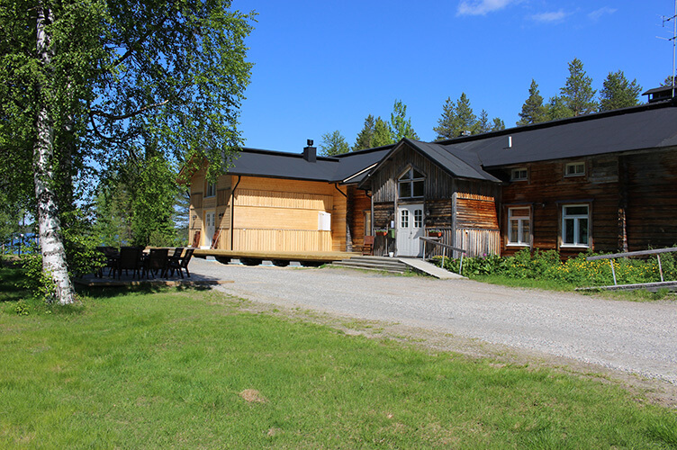 Sommerurlaub auf einer Huskyfarm in Südlappland