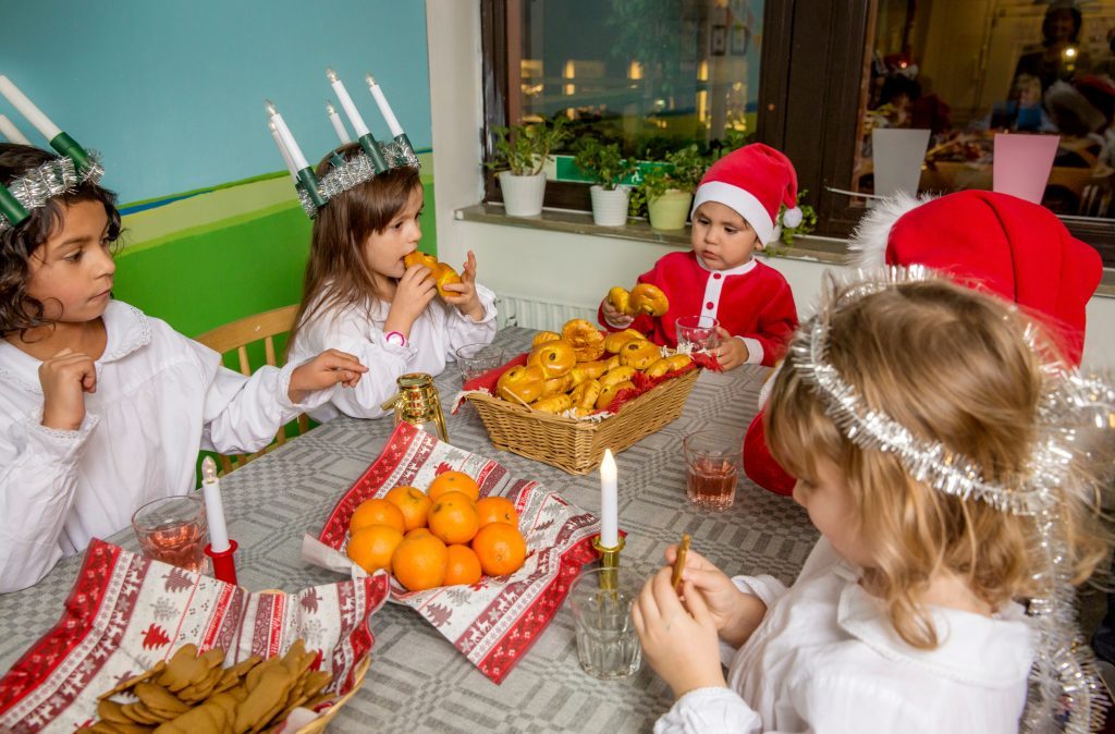 Weihnachten mit Kindern in Skandinavien. Weihnachtsbräuche im Norden