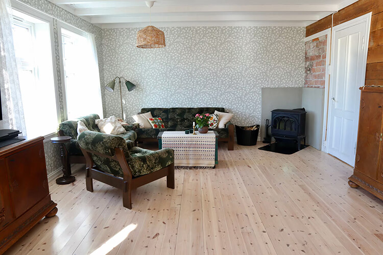 Ein Wohnzimmer im nordischen Stil.
