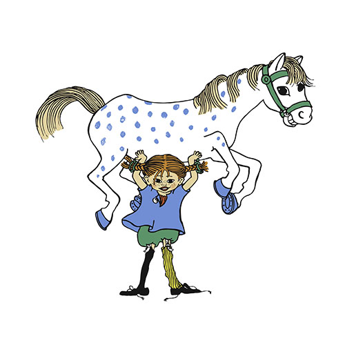 Pippi Langstrumpf in einem blauen T-Shirt mit verschiedenfarbigen Strümpfen hält ein weißes Pferd mit blauen Punkten in die Luft.