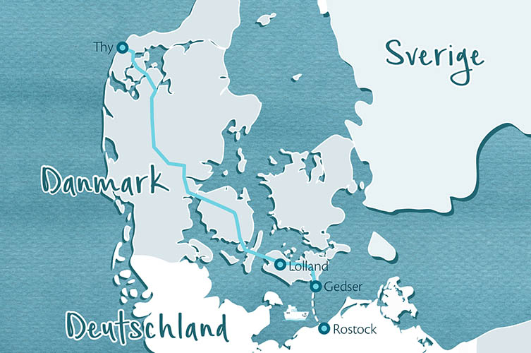 Gezeichnete Karte von Dänemark im Aquarellstil mit den Orten Lolland und Thy, wo sich die beiden Ferienhäuser befinden. Außerdem ist die Fähre von Rostock nach Gedser eingezeichnet.